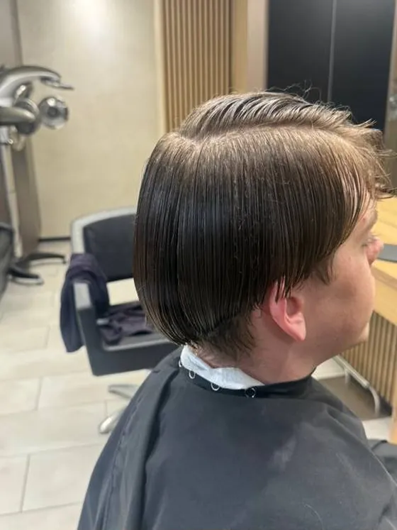 Klasický střih nůžkami do měkkého tvaru — Newtone Brno