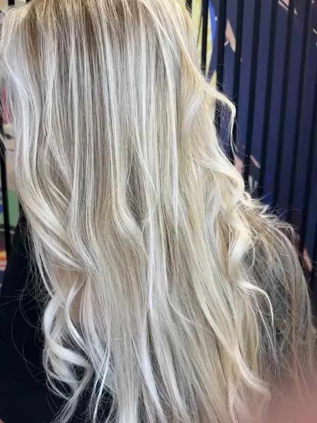 Náhled videa: blond kudrny po barvení